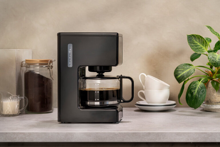 Liten kaffetrakter for 4 kopper – Coffee Box er en kompakt kaffetrakter som passer perfekt til det mindre kjøkkenet,