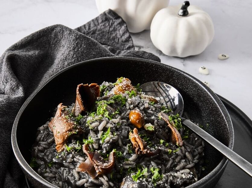 Svart risotto med sopp