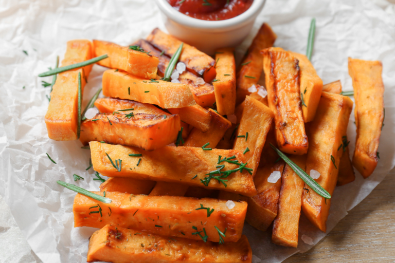 Lage pommes frites i airfryer