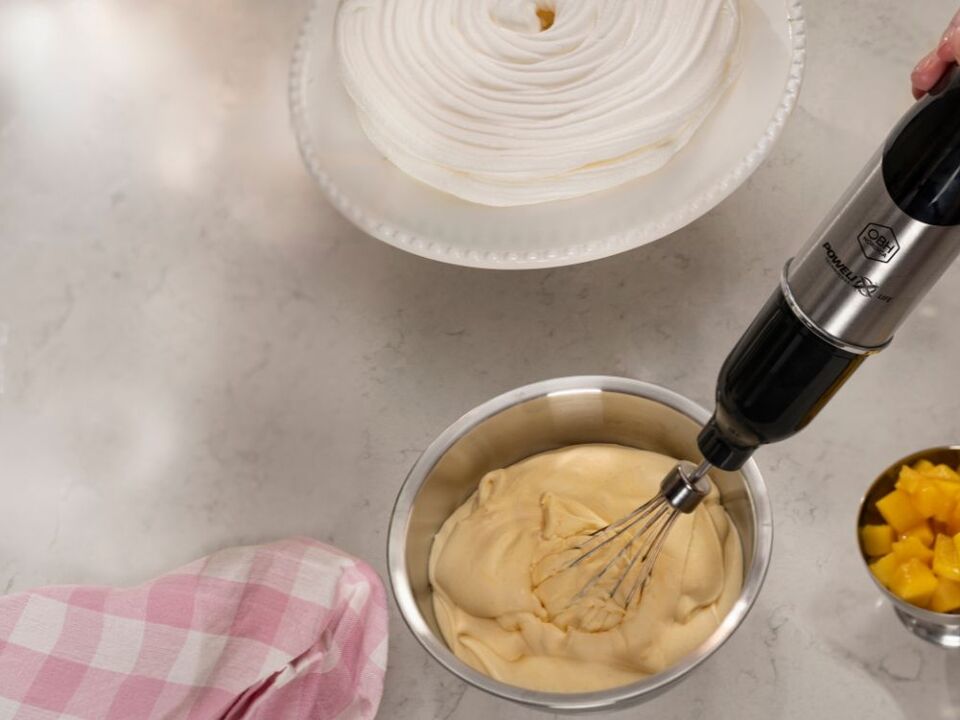 Infiny Force Pro StavmikserMinihakker, visp, mikserfot og et beger følger med