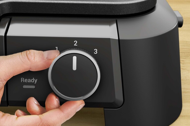 Grillen har tre forskjellige temperaturinnstillinger som gjør 