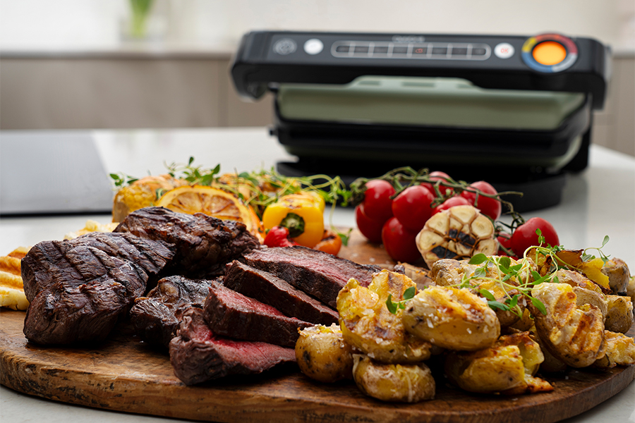 OptiGrill Green Lichen Standard – utstyrt med varmeplater på både øvre og nedre side, noe som gir jevne og perfekte grillresultater.