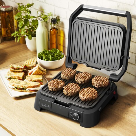 Supergrill 3-in-1 - Takket være en 180° åpningsfunksjon kan du forvandle SuperGrill til en tradisjonell grill og doble stekeflaten