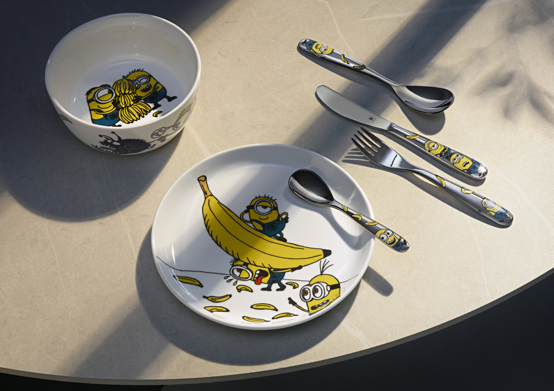 Minions ved matbordet