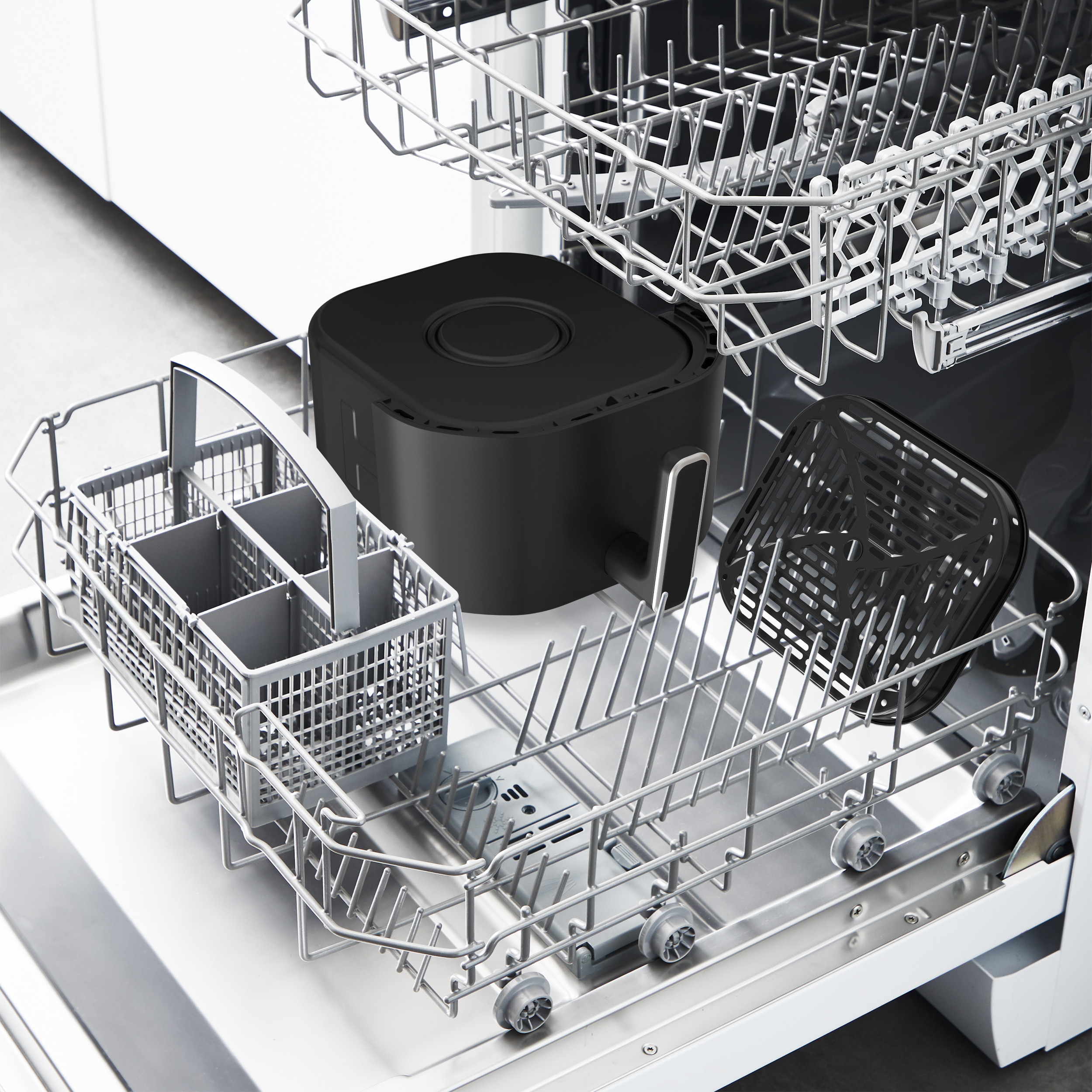 Kurven med non-stick-belegg er oppvaskmaskinsikker.