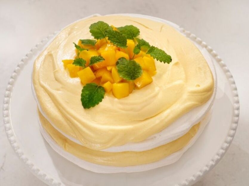 Påskekake med marengs og mango