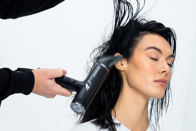 Hvilken hårføner sliter minst på håret?