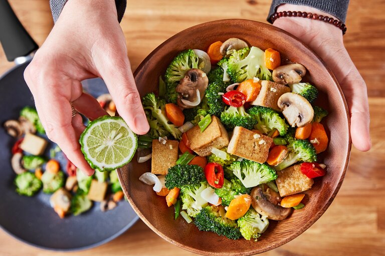 Hvilke retter er typiske for matlaging med en wok?