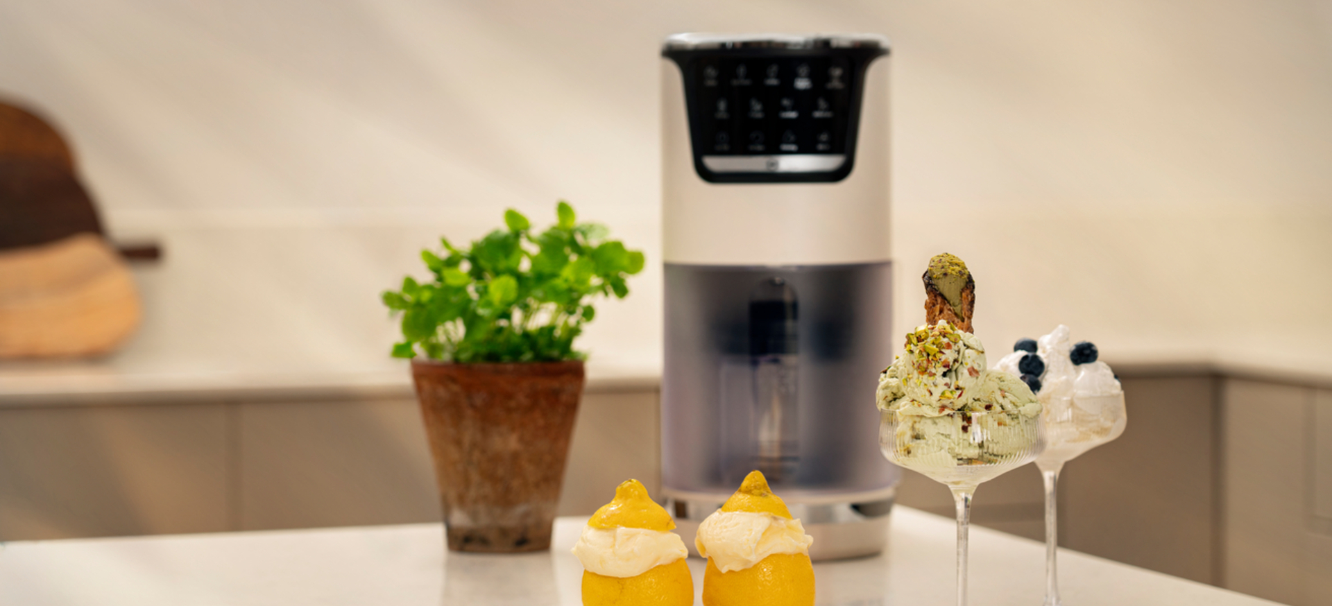 Dolci Gelato 9-i-1 iskremmaskinOppdag friheten ved å lage dine egne frosne godsaker