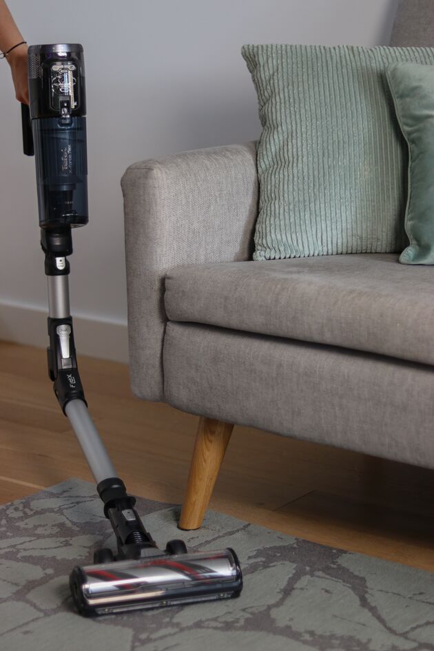 Flex‑funksjon for enkelt å komme til under sofaer og lave bord